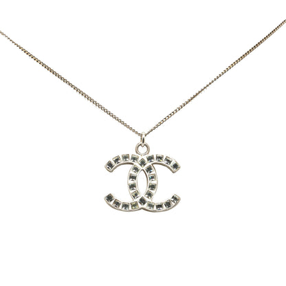 Chanel Silver Plated CC Pendant Necklace (SHG-nUpDpW)
