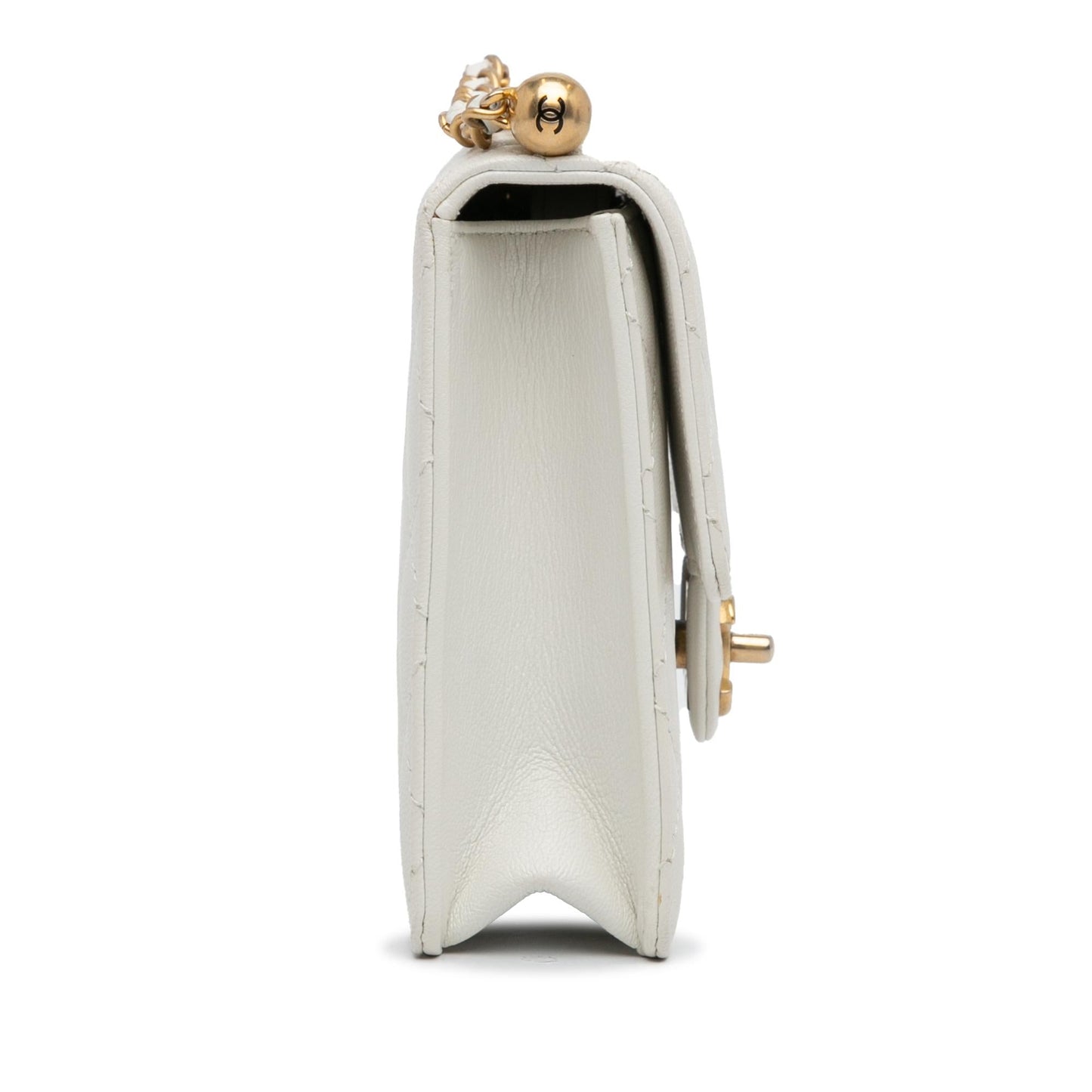 Chanel Small Lambskin Chic Pearls Flap (SHG-xDvuPI)
