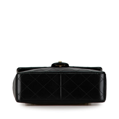 Chanel Square Classic Quilted Lambskin Flap (SHG-NCKAmV)