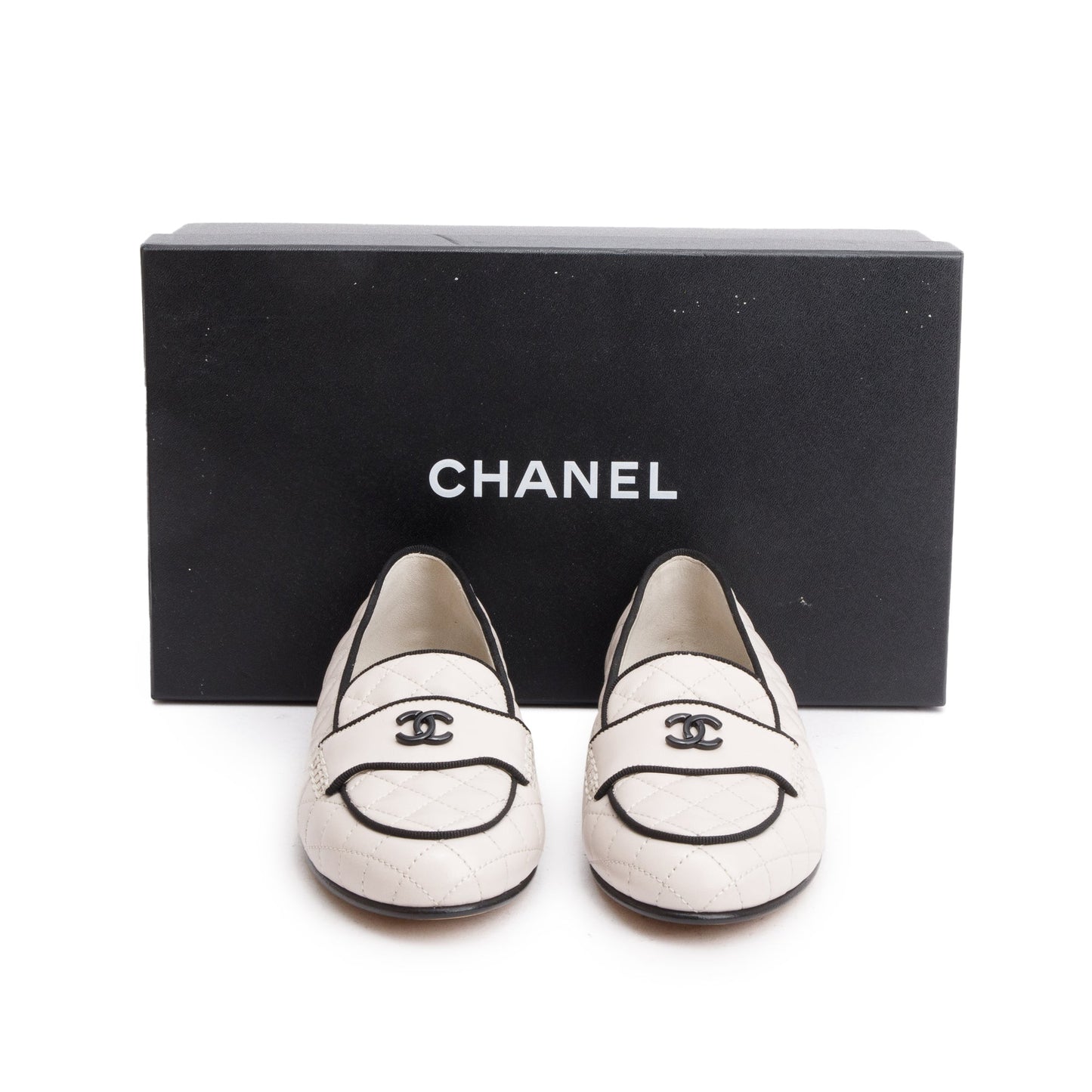 Chanel White Calfskin Leather Quilted CC Logo Loafer, Size 36