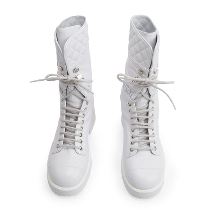 Chanel White Quilted Leather Interlocking CC Logo Combat Boots, Size 37
