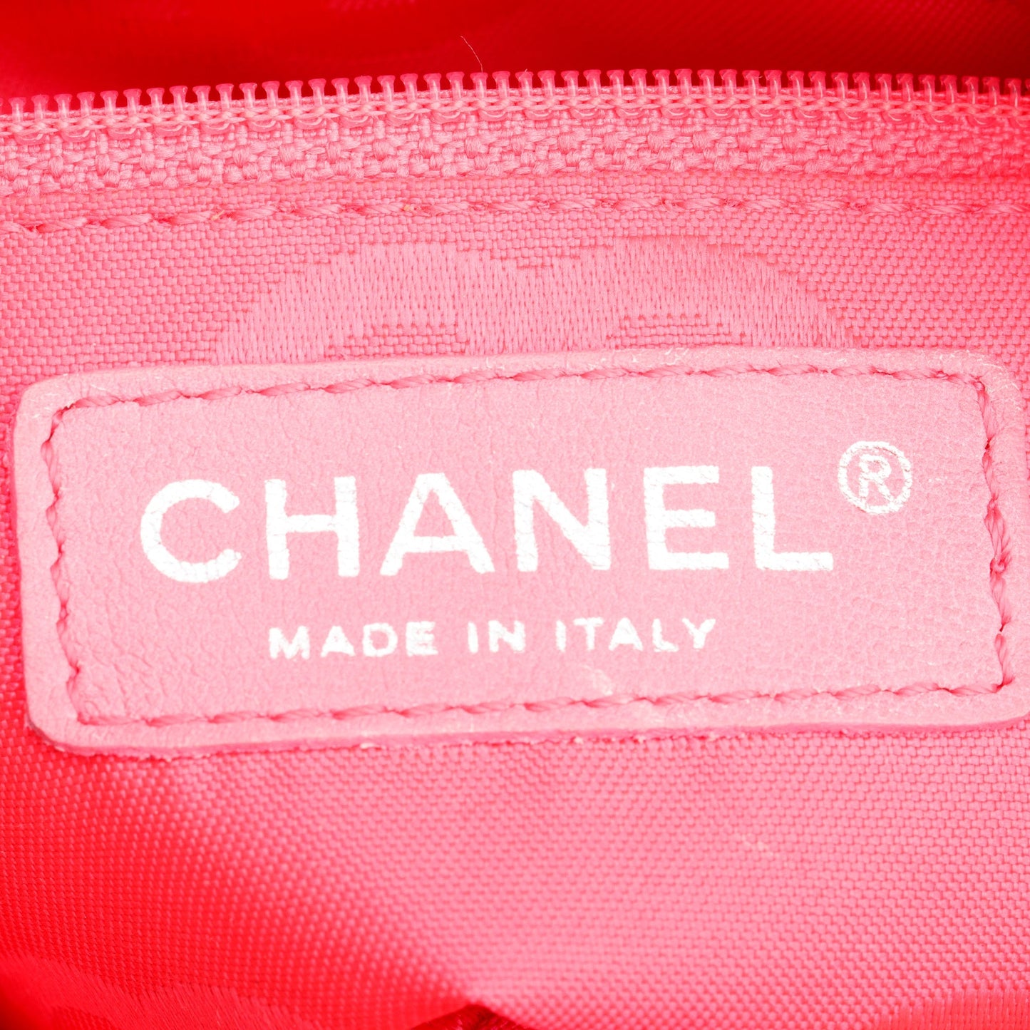 Chanel White/Black Calfskin Leather Ligne Cambon Pochette