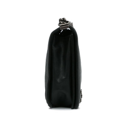 Chanel XL Chevron Boy Flap (SHG-WQzfRD)