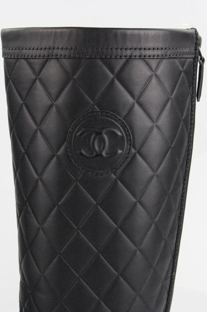 CHANEL CC QUILTED LEATHER KNEE HIGH RIDING BOOTS
