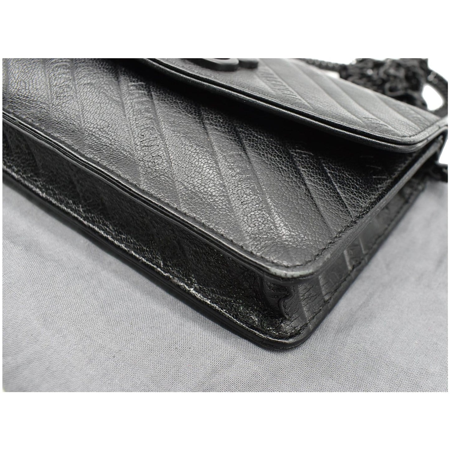 BALENCIAGA BB Logo Embossed Leather Chain Wallet Black