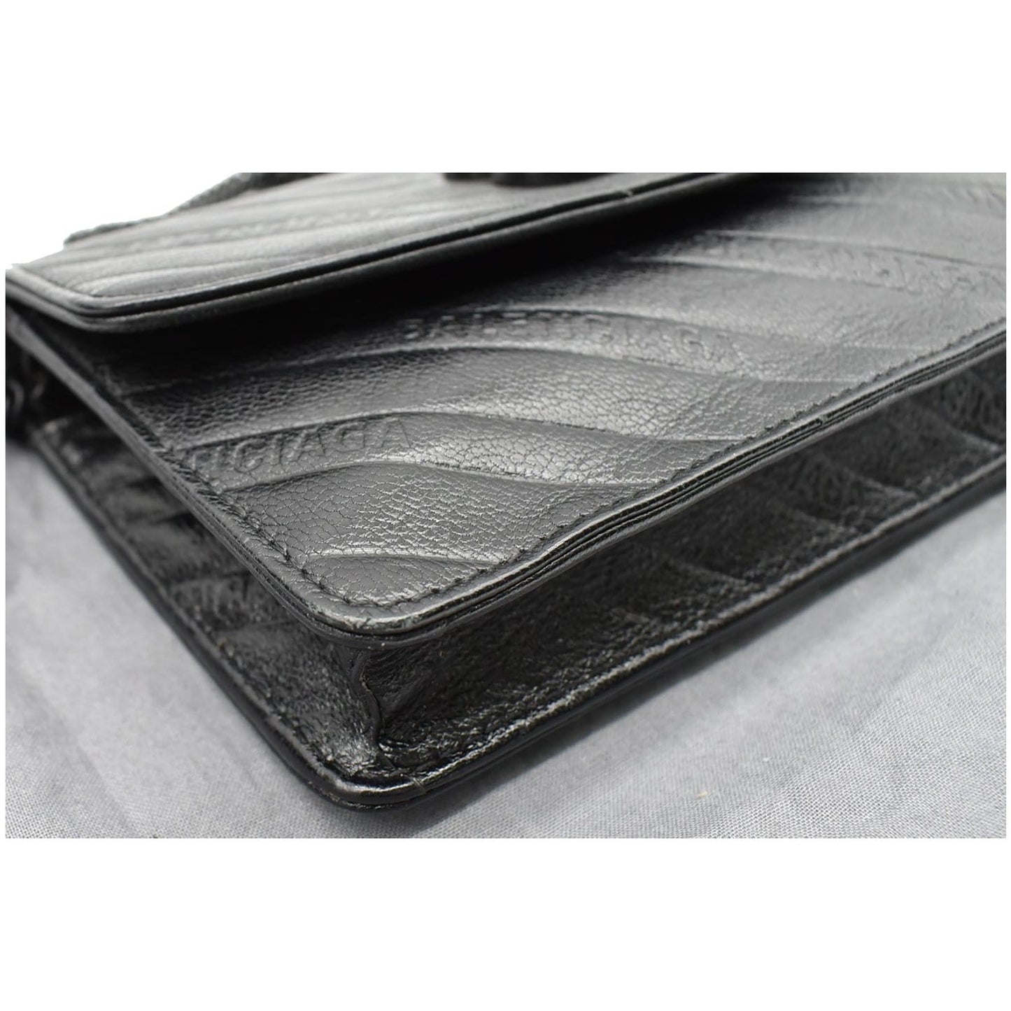BALENCIAGA BB Logo Embossed Leather Chain Wallet Black