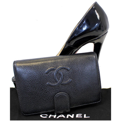 CHANEL CC Caviar Leather Bifold Wallet Black
