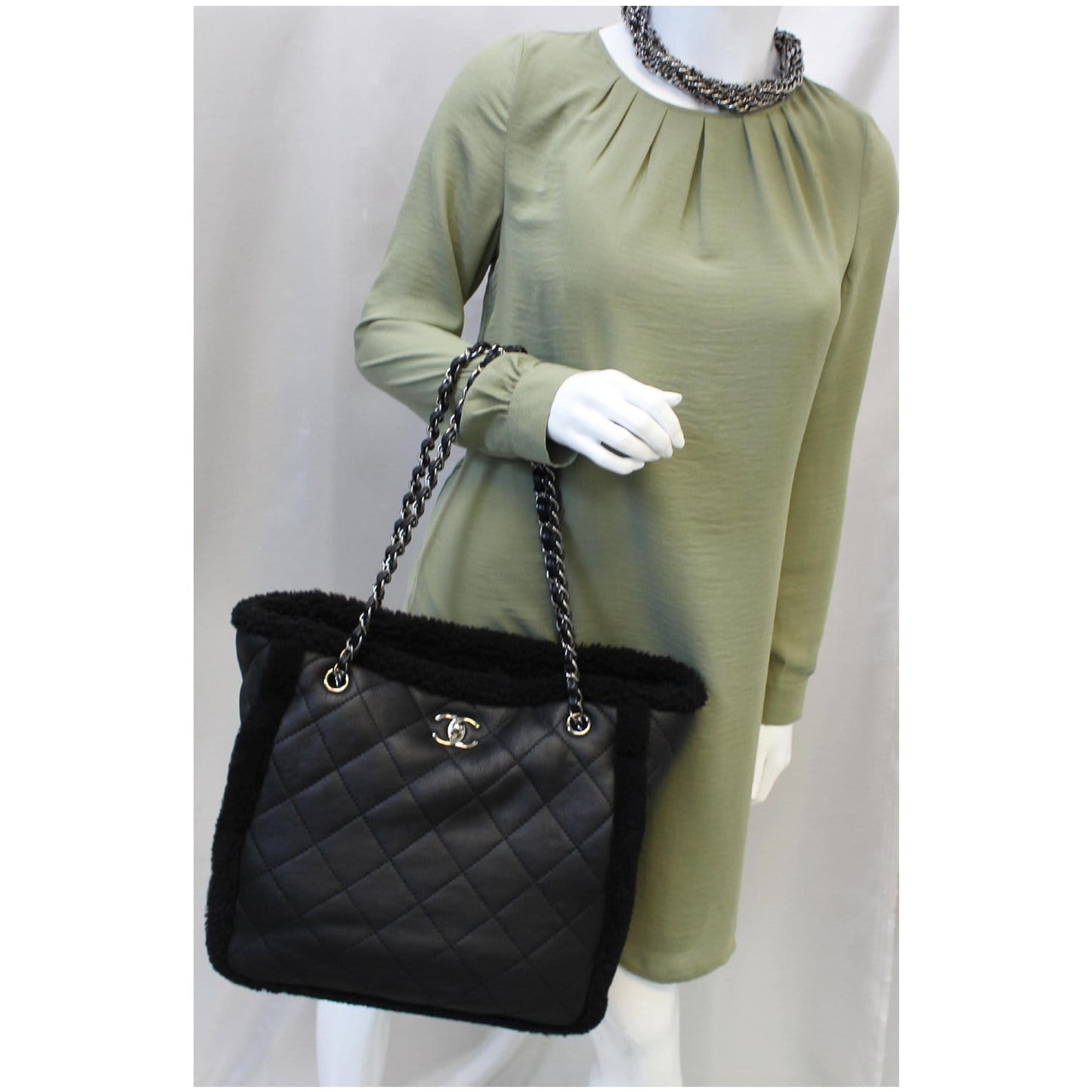 CHANEL Cozy CC Shearling and Lambskin Tote Bag Black