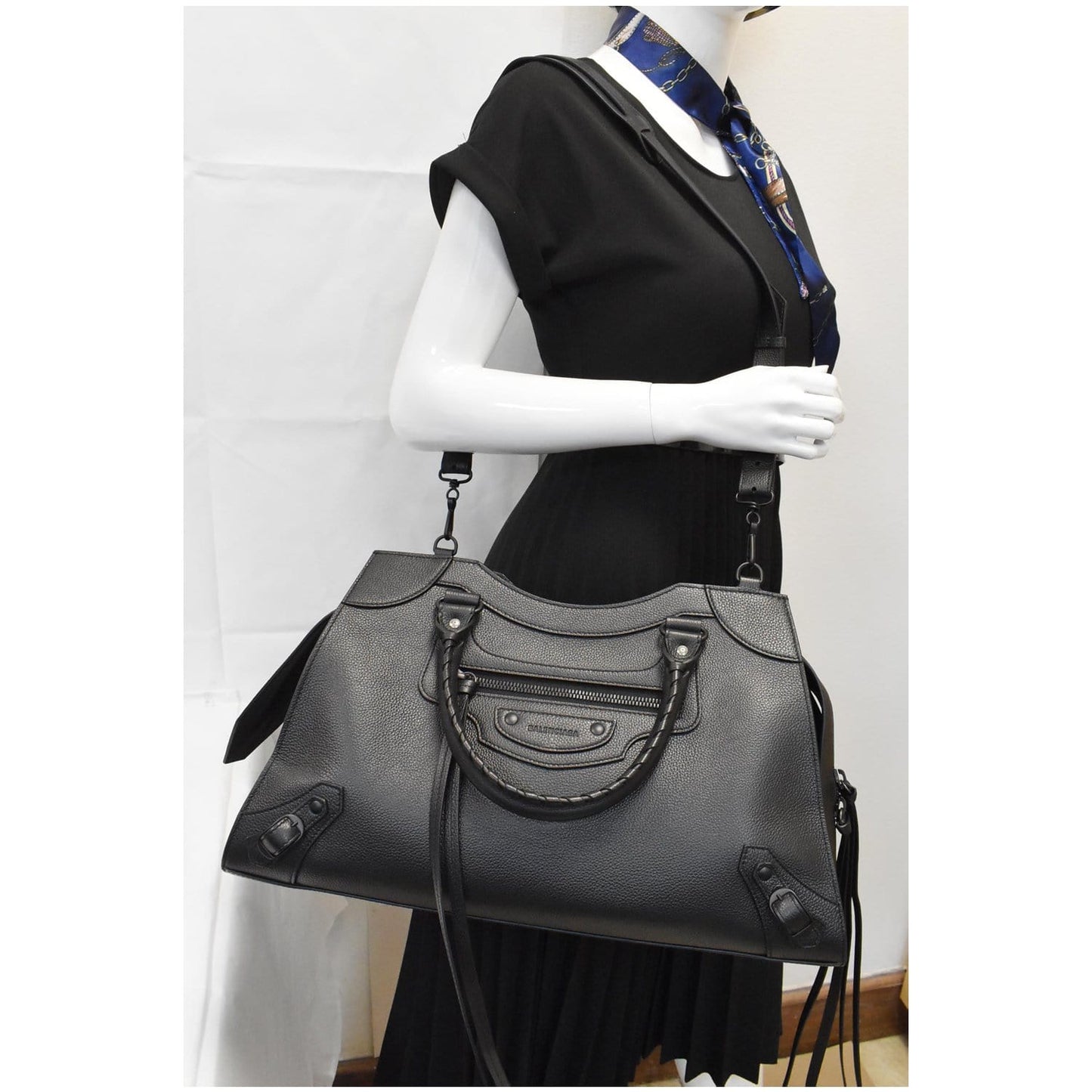 BALENCIAGA Medium Neo Classic City Leather Top Handle Bag Black