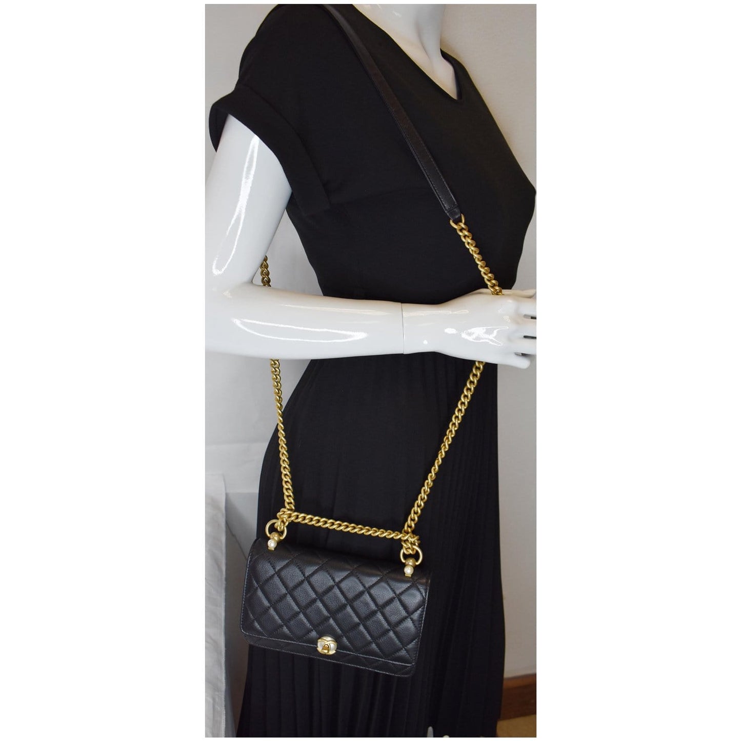 CHANEL Pearl Wallet On Chain Leather Crossbody Bag Black