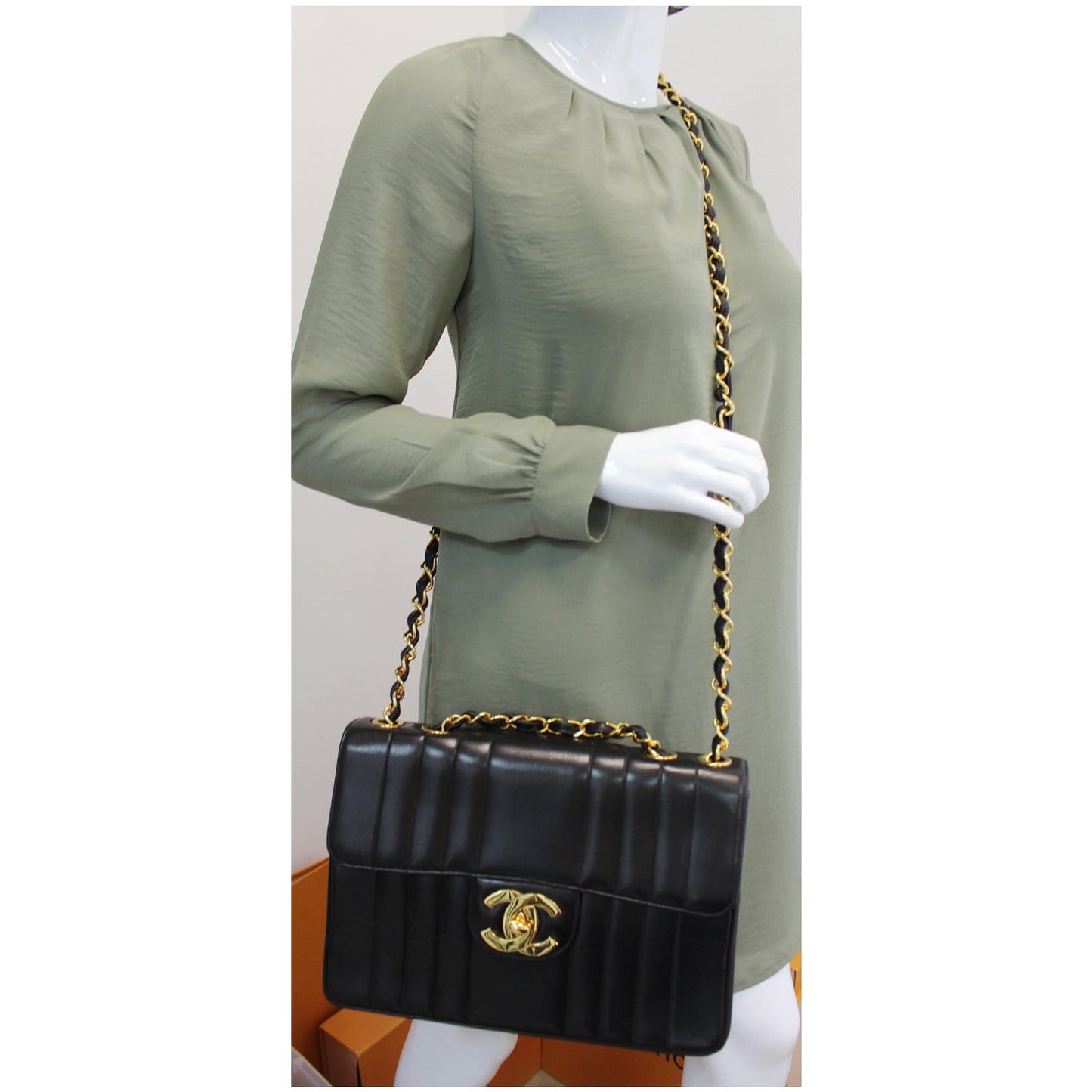 CHANEL Vintage Classic Jumbo Single Flap Vertical Lambskin Shoulder Bag Black