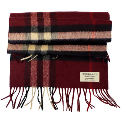 BURBERRY The Classic Cashmere Scarf in Claret