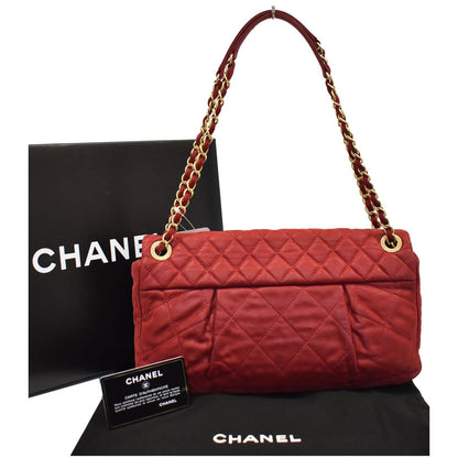 CHANEL Chic Quilt Flap Iridescent Leather Shoulder Bag Red
