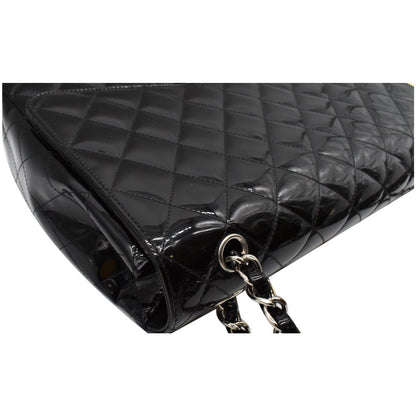 CHANEL Classic Maxi Single Flap Quilted Patent Leather Shoulder Bag Black