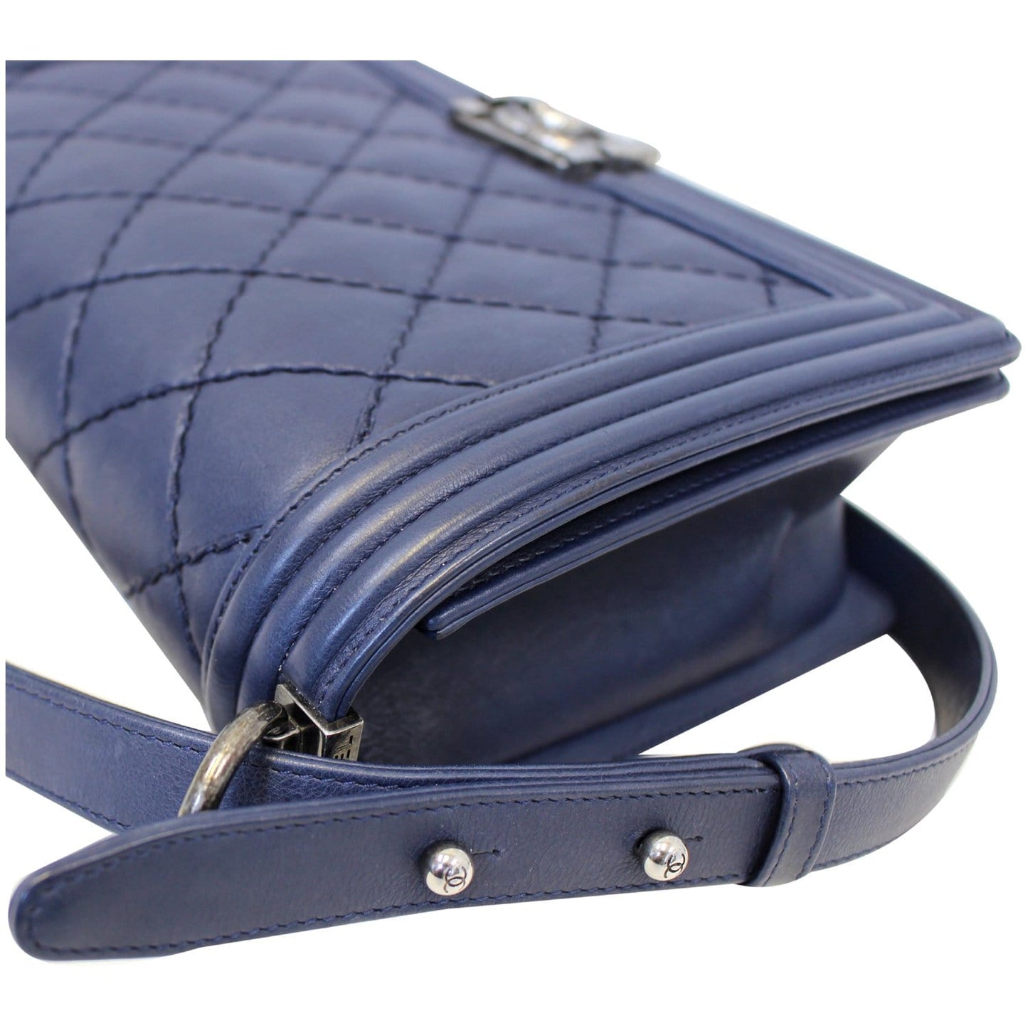 CHANEL New Medium Boy Flap Calfskin Double Stitch Shoulder Bag Navy