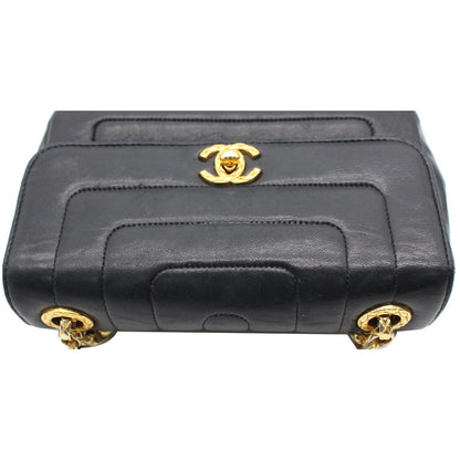 CHANEL Vintage Border Flap Lambskin Shoulder Bag Black