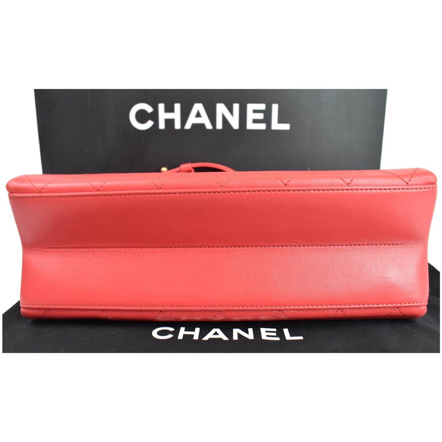 CHANEL Coco Luxe Medium Flap Lambskin Shoulder Bag Red