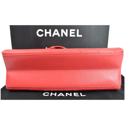 CHANEL Coco Luxe Medium Flap Lambskin Shoulder Bag Red