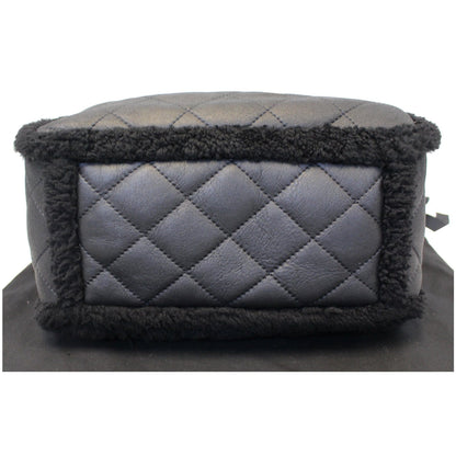 CHANEL Cozy CC Shearling and Lambskin Tote Bag Black