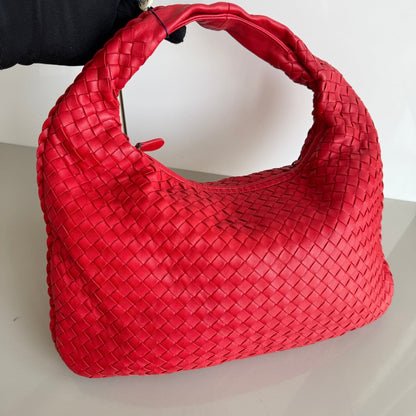 Bottega Veneta Veneta Hobo Small Red 40cm Lambskin Leather