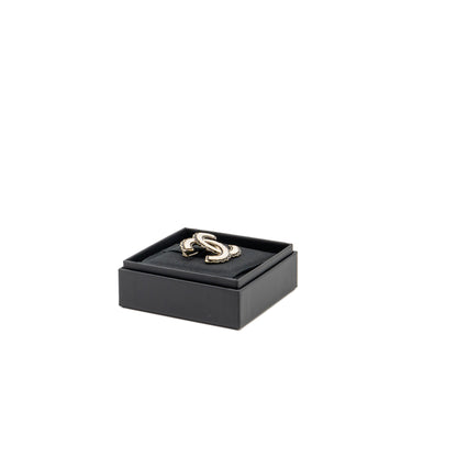 Chanel CC logo brooch grey / black