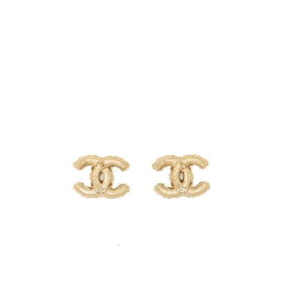Chanel CC logo with mini pearl deco earrings light gold tone