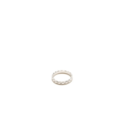CHANEL Size 52 Coco Crush Ring, Mini Version Quilted Motif White Gold