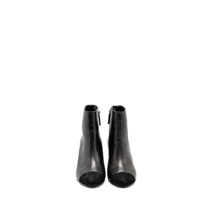 Chanel Size 37 Interlocking Boots Letter/Pearl Leather Black
