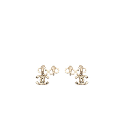 CHANEL COCO AND CC LOGO EAR CLIPs Pearl Light Gold Hardware