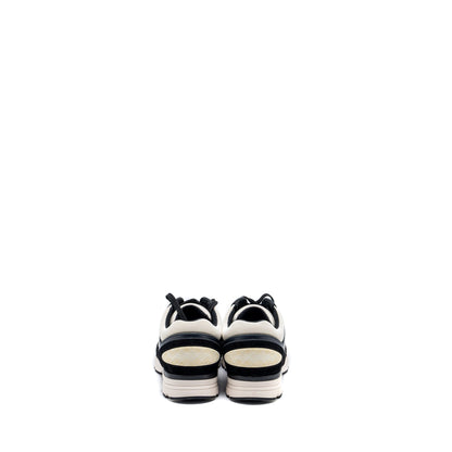 Chanel size 44 CC Logo sneaker suede/ leather black/white
