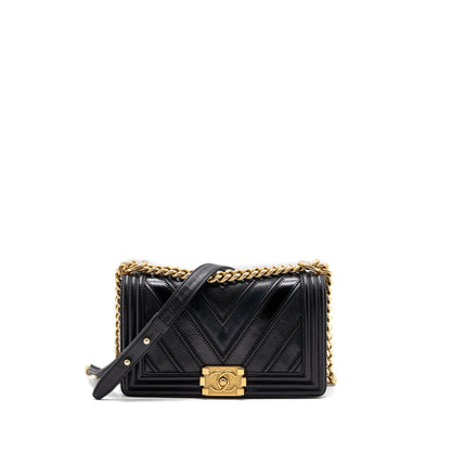 Chanel Medium Boy Bag Chevron Calfskin Black GHW