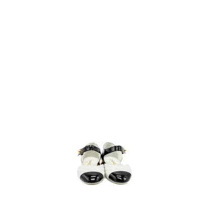 Chanel size 37 Mary Janes open ballet flat shoes black / white