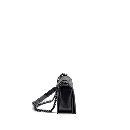 Chanel medium boy bag caviar so black black hardware