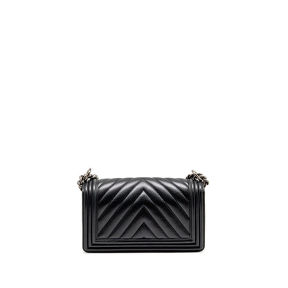 Chanel Chevron Medium Boy bag calfskin black ruthenium SHW
