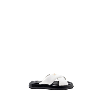 Chanel Size 39 Quilted Sandal Lambskin White/Black LGHW
