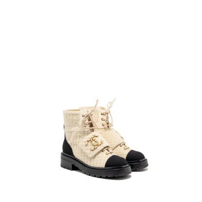 Chanel Size 36.5 22K Lace-Ups Wool Tweed/Fabric Ivory/Black GHW