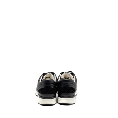 Chanel size 45 CC logo sneakers leather black / white
