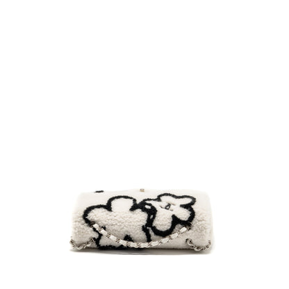 Chanel 22A Fluffy camellia flap bag shearling white SHW (microchip)
