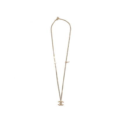 Chanel small CC logo and pearl necklace light gold tone