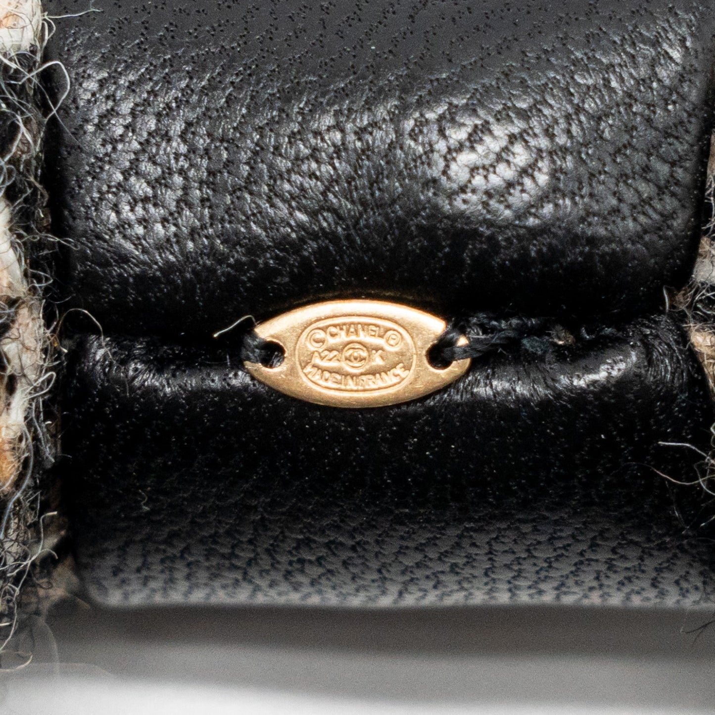 Chanel 22k Hair Tie Tweed/leather Chain detail Scrunchie Beige/Black/Ecru GHW
