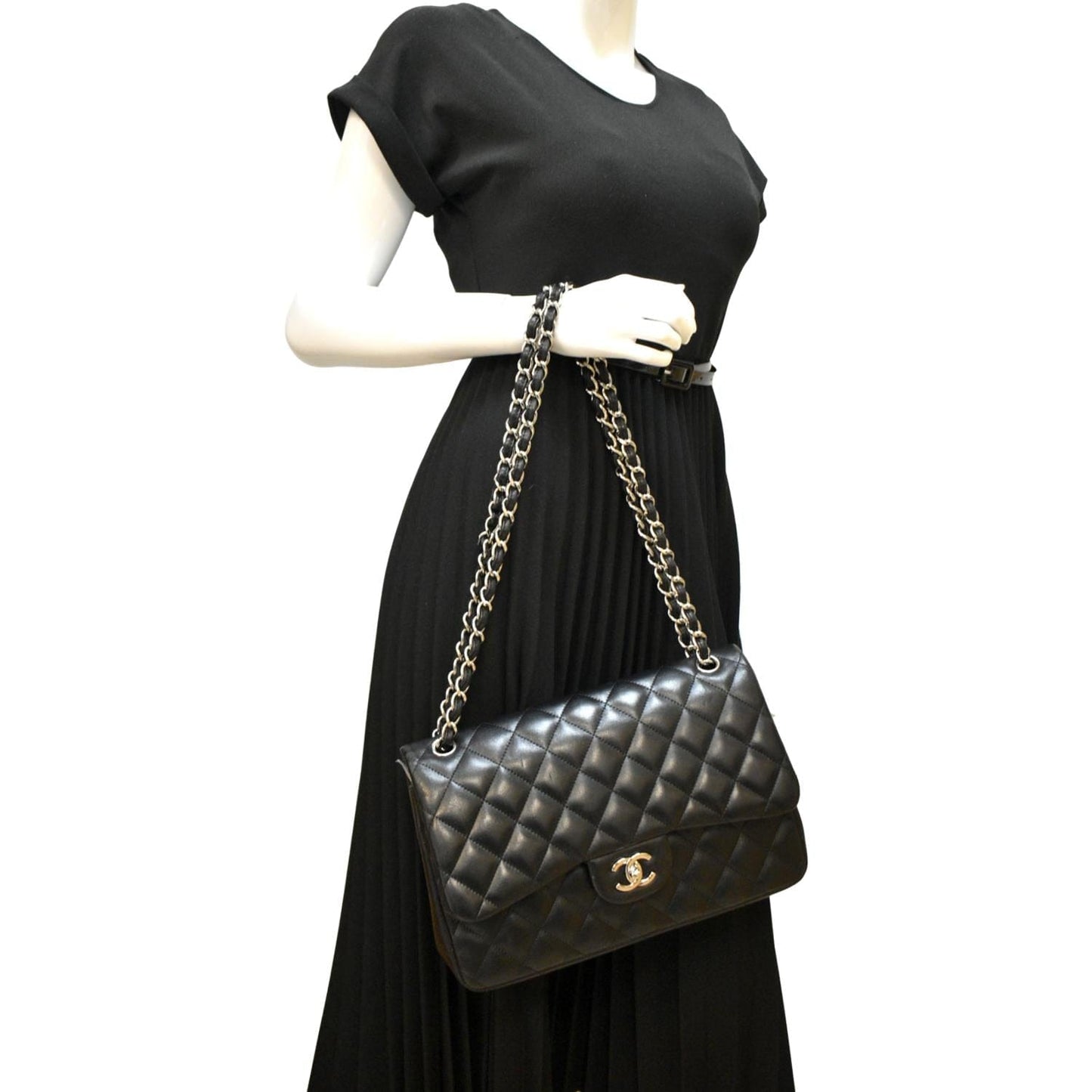 CHANEL Jumbo Double Flap Calfskin Leather Shoulder Bag Black