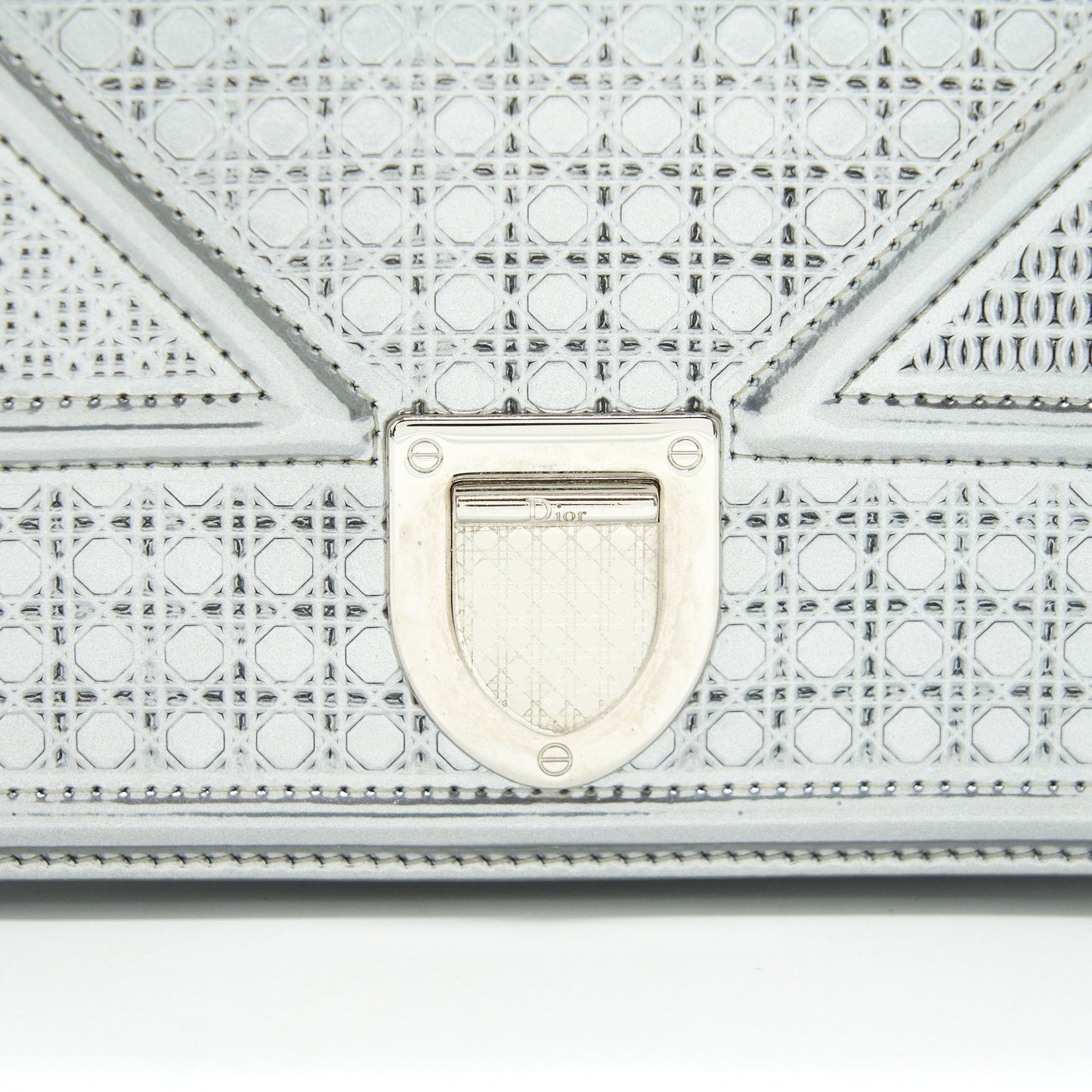 DIOR DIORAMA WALLET ON CHAIN IN SILVER
