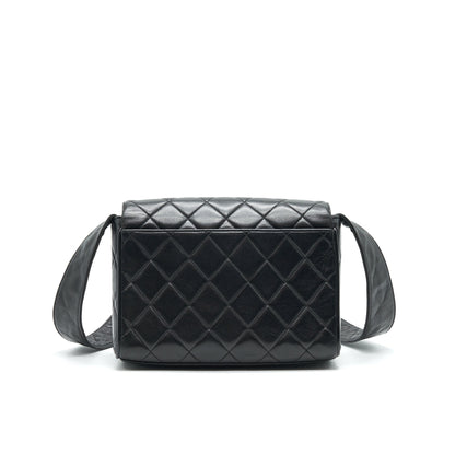 Chanel Vintage CC Logo Flap Bag trap So black