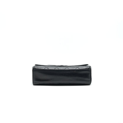 Chanel Vintage CC Logo Flap Bag trap So black