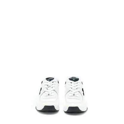 Chanel Size 37 CC Logo Sneaker Calfskin/Suede Black/White