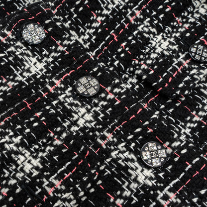 Chanel size 34 21K Tweed Jacket multicolour black / white/ pink