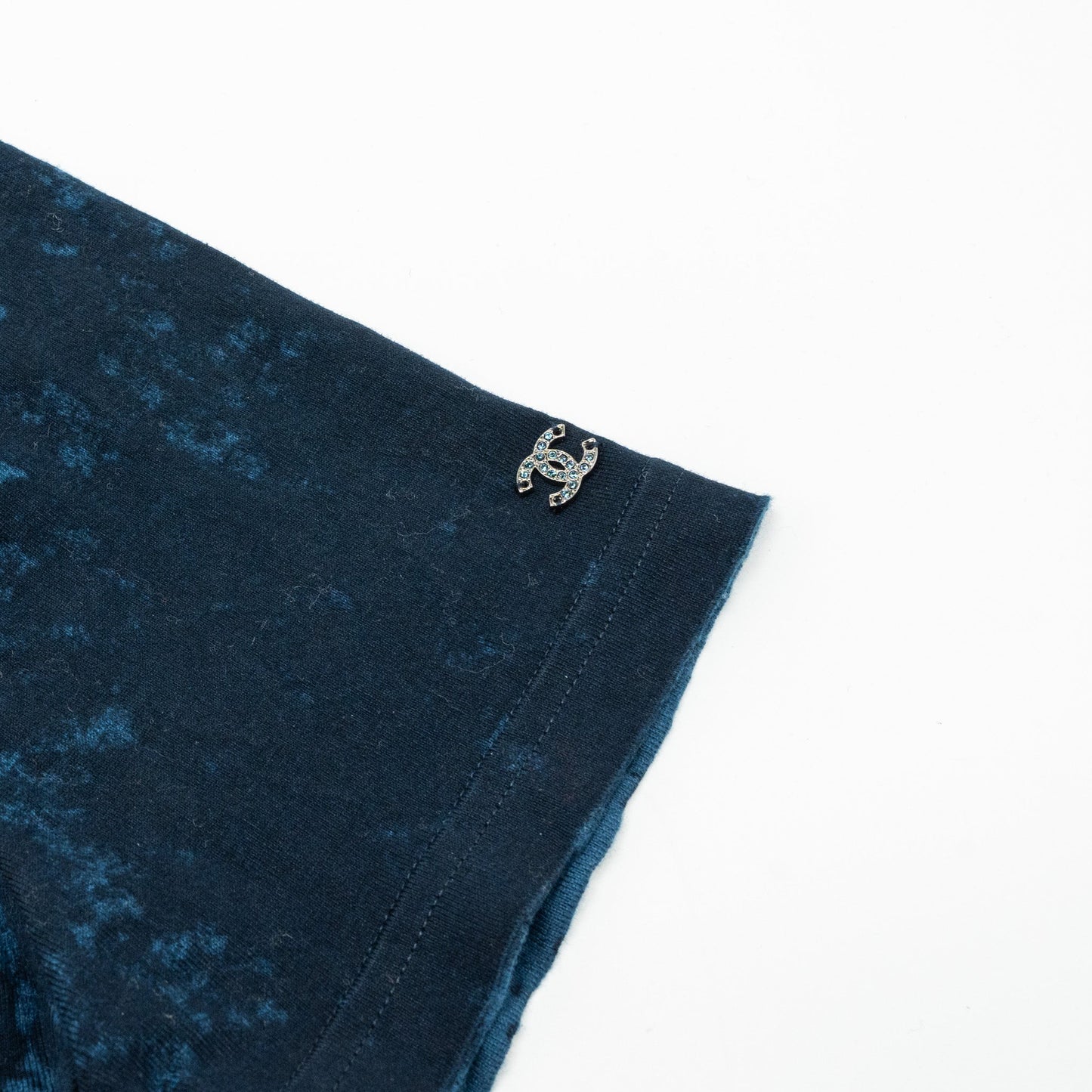 Chanel Size 42/44 20S Signature Logo with Crystal CC Logo Plaque T-shirt Cotton Navy Blue