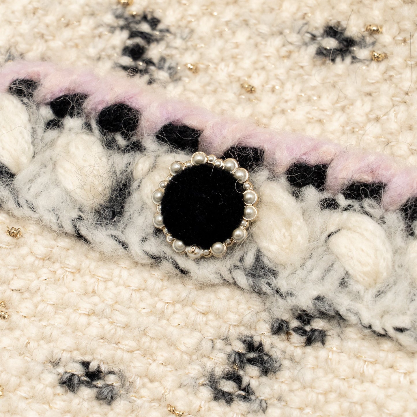 Chanel Size 38 21A Jacket Cashmere/Wool Ecru/Black/Gold/Pink