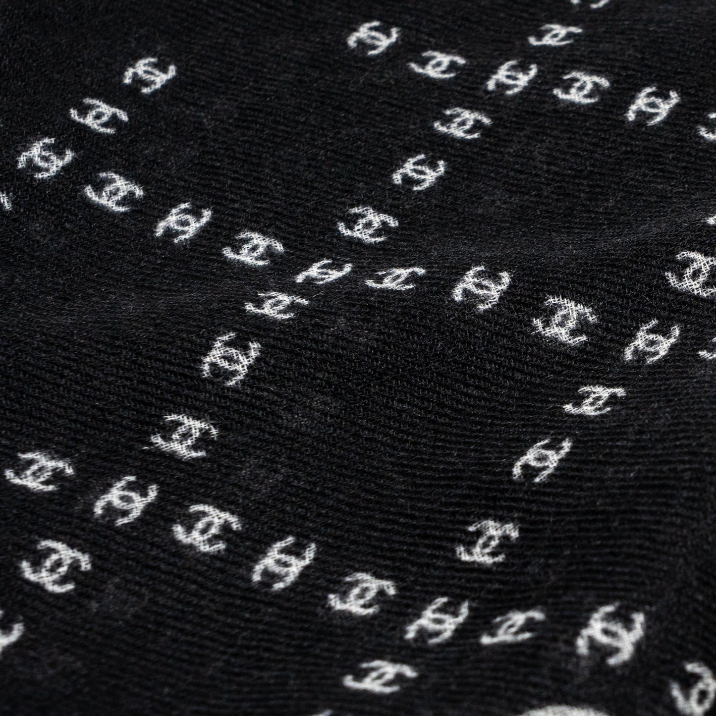 Chanel Scarf / eye mask travel set Cashmere / Silk black
