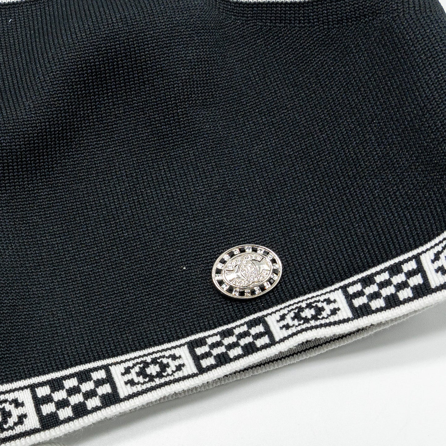 Chanel Size 36 23C CC Logo Top Polyester/Cotton Black/White